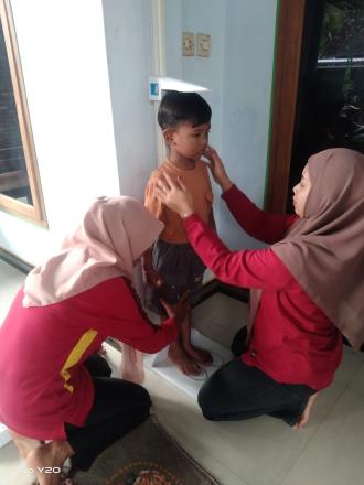 Pelaksanaan Posyandu ILP Bulan Juli di Desa Nglinggis